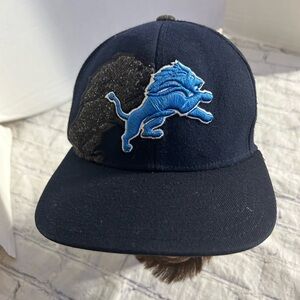 NFL ONFIELD REEBOK WOOL BLEND DETROIT LIONS LOGO FOOTBALL CAP SIZE S/M NAVY BLUE
